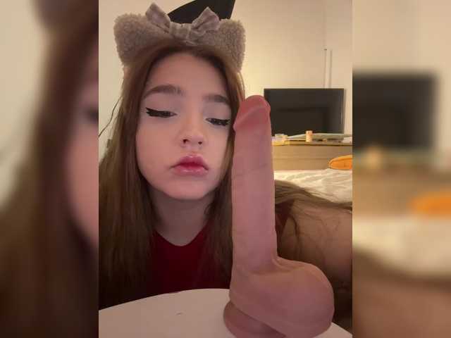 LittleDelora live cam on BongaCams