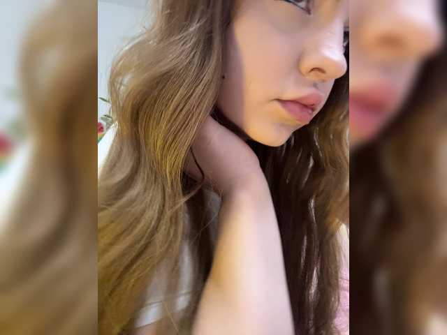 LittleDelora live cam on BongaCams