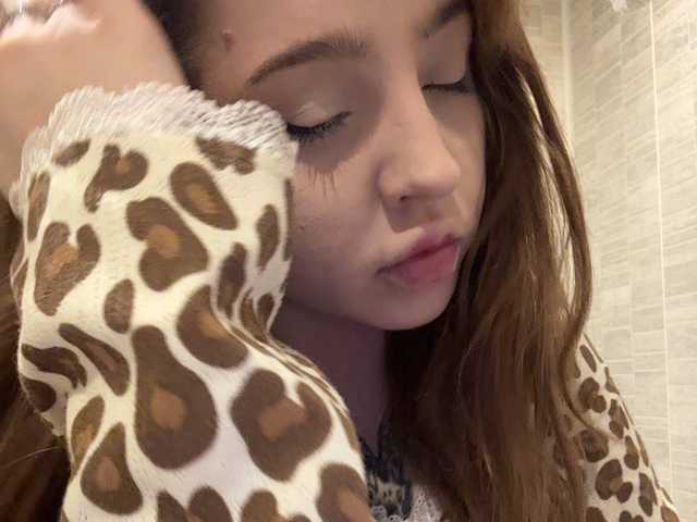  LittleDelora chat room