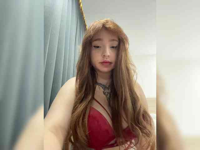 LittleDilara webcam