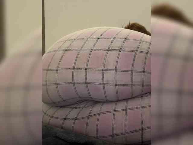 LittleDilara webcam