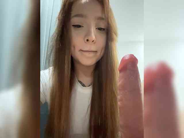 LittleDilara webcam