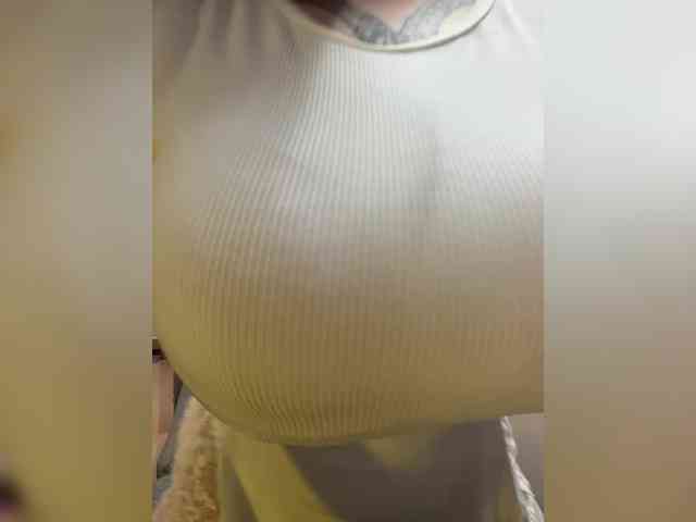 LittleDilara webcam