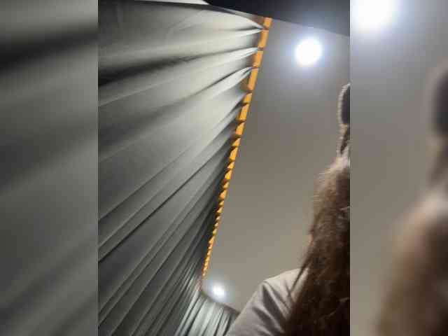 LittleDilara webcam