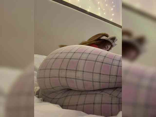 LittleDilara webcam
