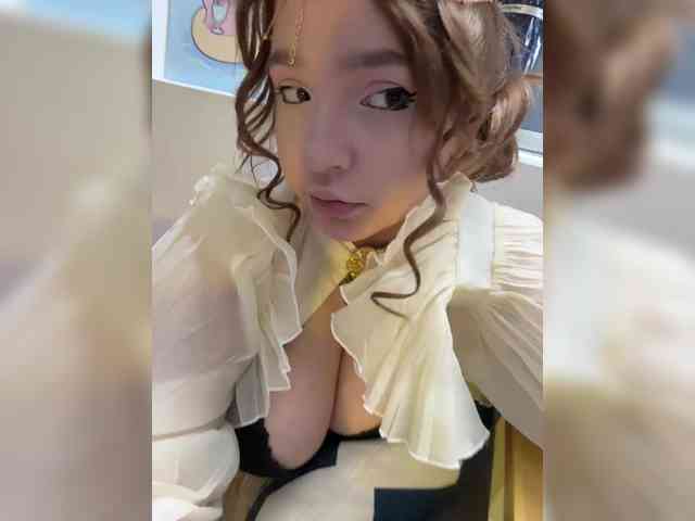 LittleDilara webcam