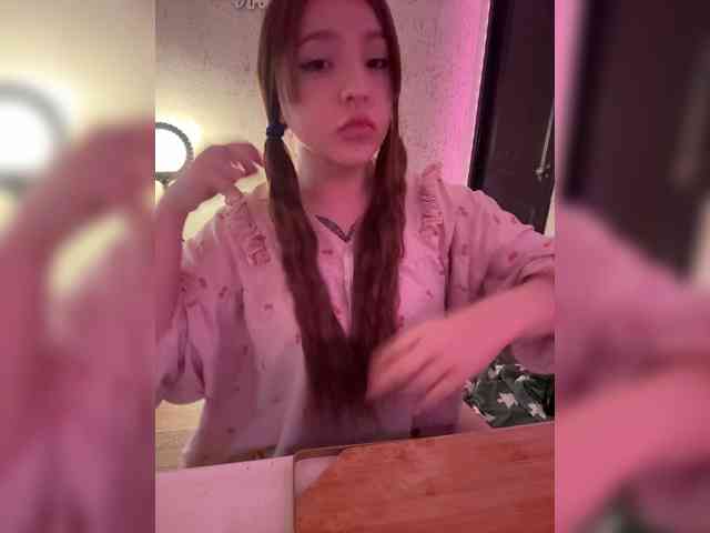 Model: LittleDilara