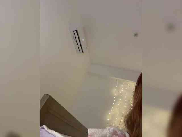LittleDilara webcam