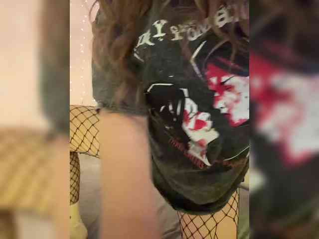 LittleDilara webcam