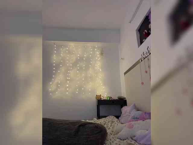 LittleDelora Sex Cam Show