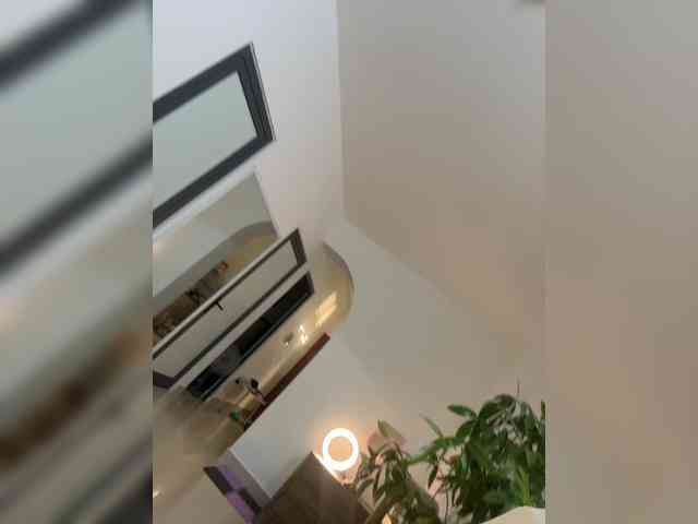 LittleDilara webcam