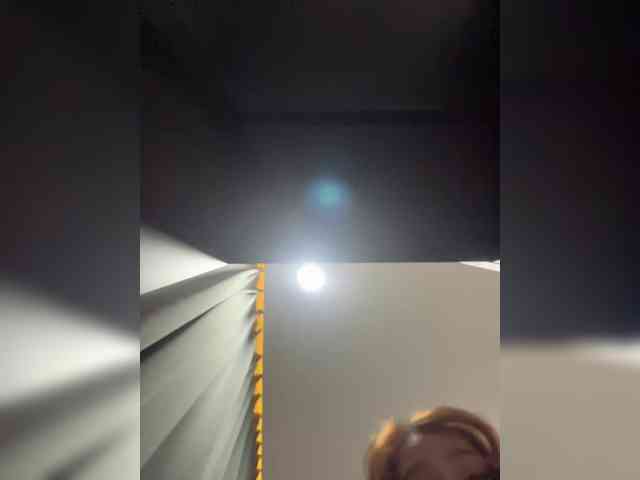 LittleDilara webcam