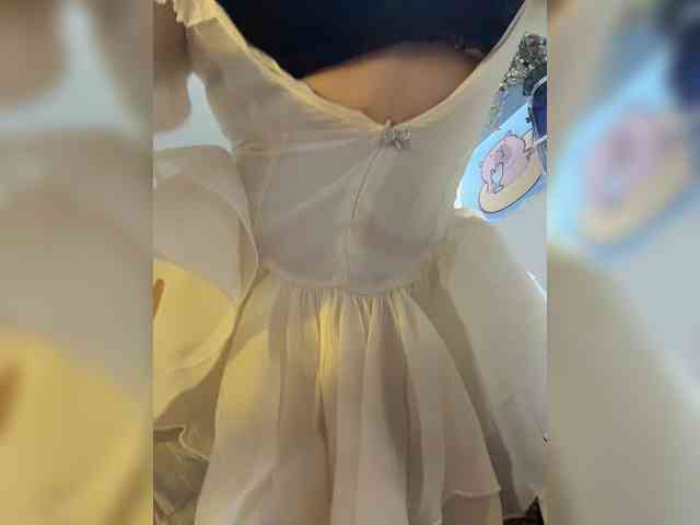 LittleDilara webcam