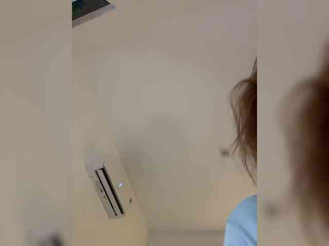 LittleDilara webcam