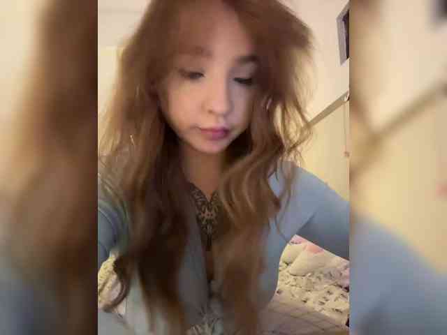 LittleDelora Sex Cam Show