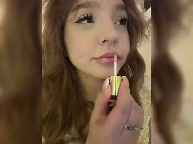 LittleDilara webcam