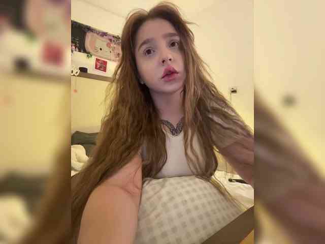 LittleDelora's webcam live show