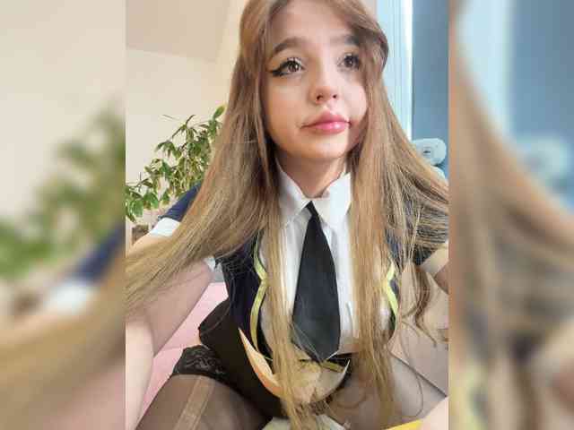 Model: DilaraSecret