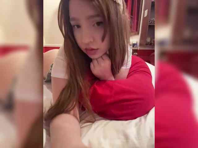 LittleDilara webcam