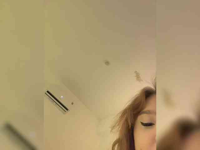 LittleDilara webcam