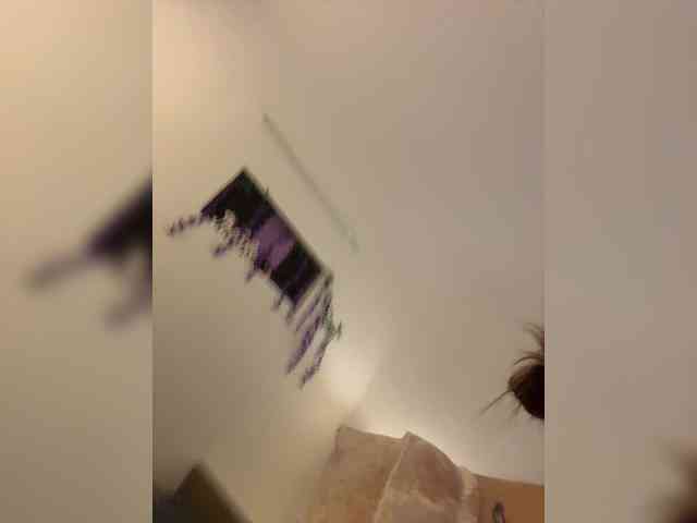 LittleDilara webcam