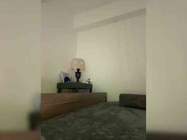 LittleDilara webcam