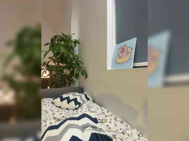 LittleDilara webcam
