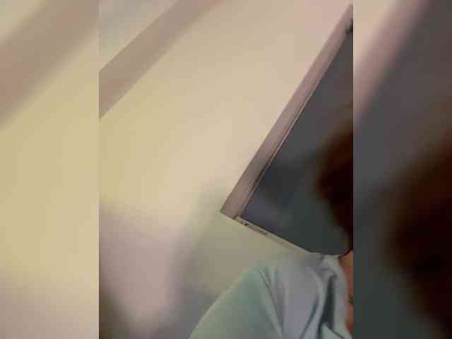 LittleDilara webcam