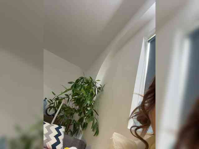 LittleDilara webcam
