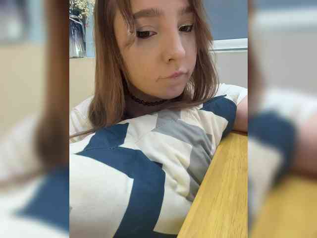LittleDilara webcam