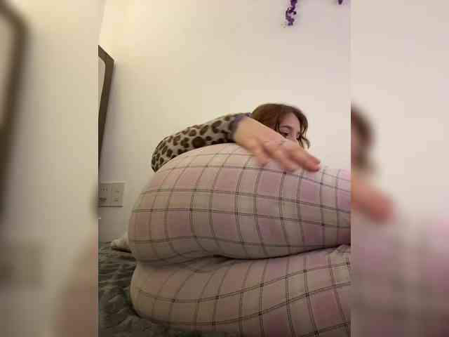 LittleDilara webcam