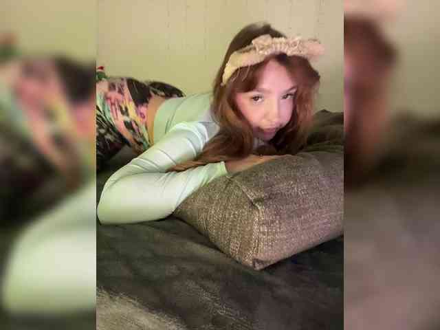 LittleDilara webcam