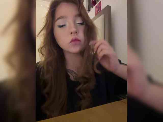 LittleDelora Sex Cam Show