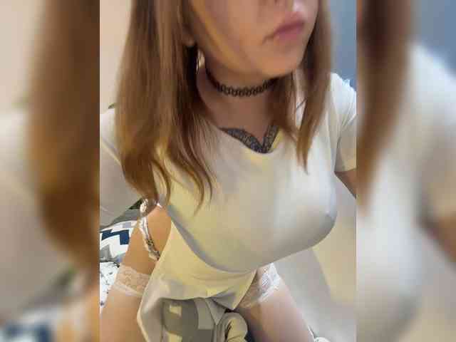 LittleDilara webcam
