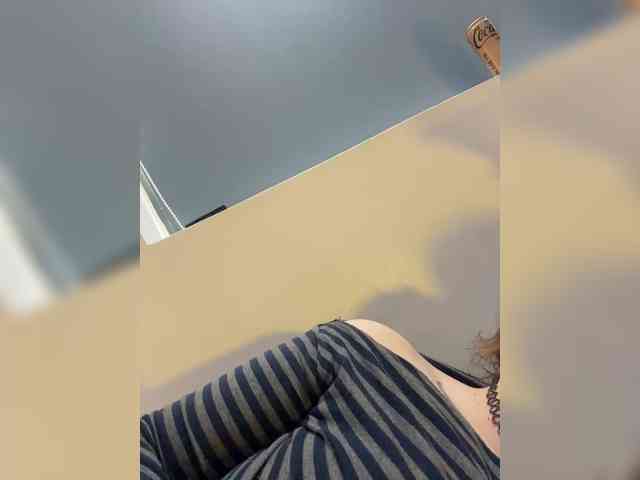 LittleDilara webcam