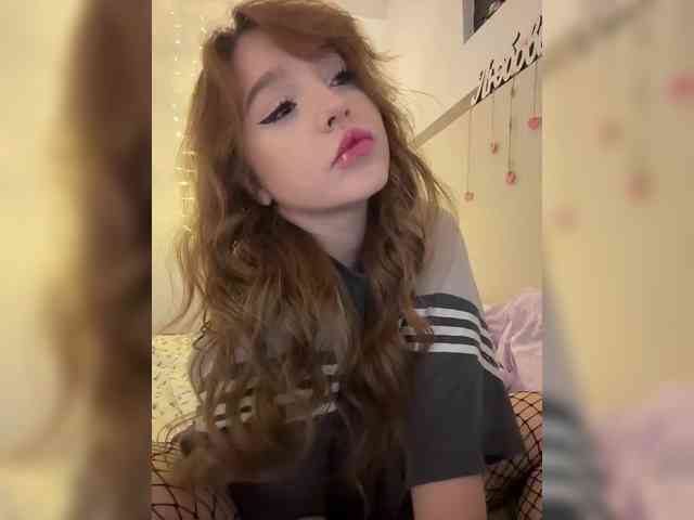 LittleDelora Sex Cam Show