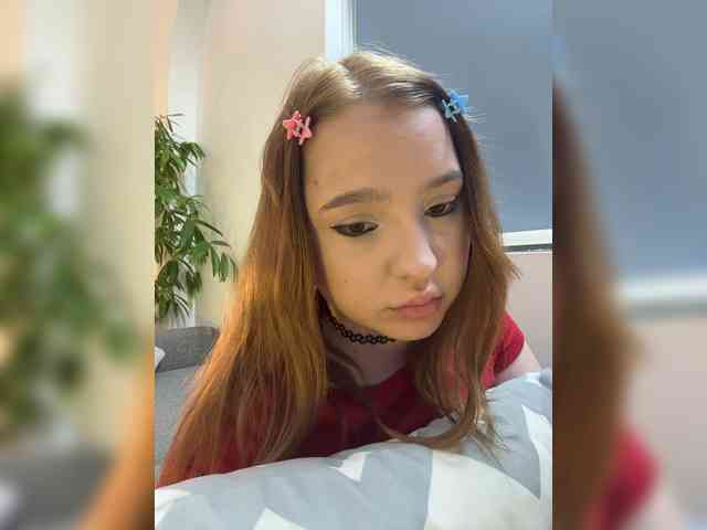 LittleDilara webcam