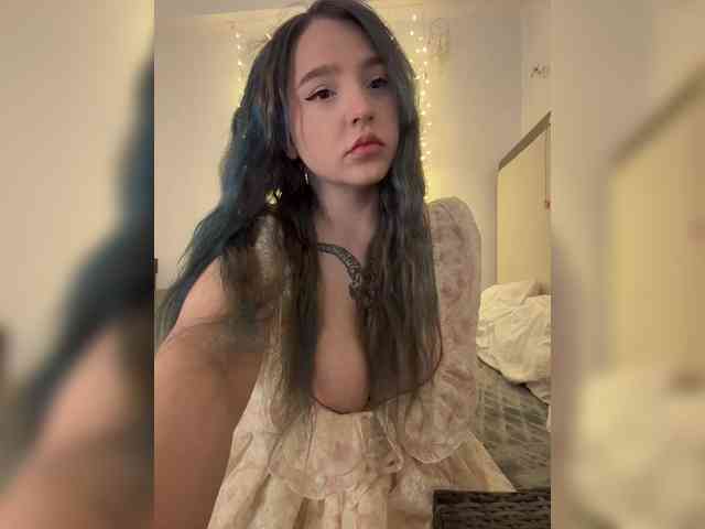 Model: LittleDilara