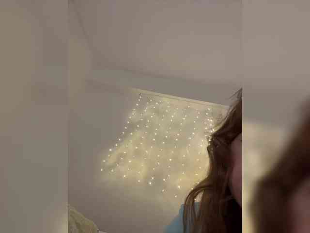 LittleDilara webcam