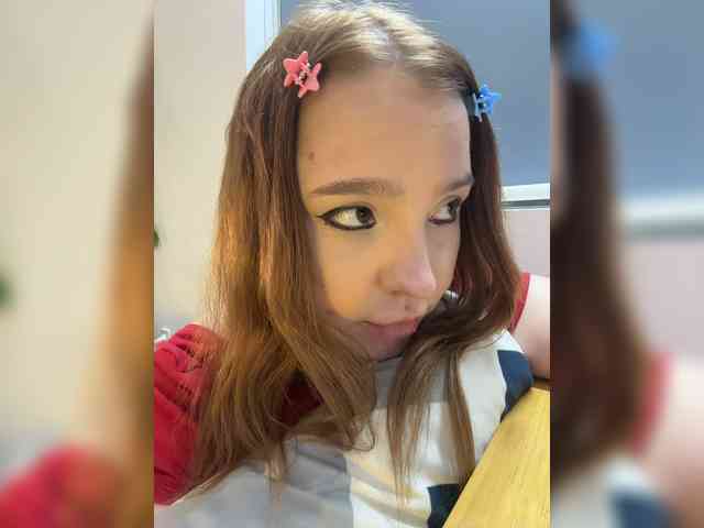 LittleDilara webcam