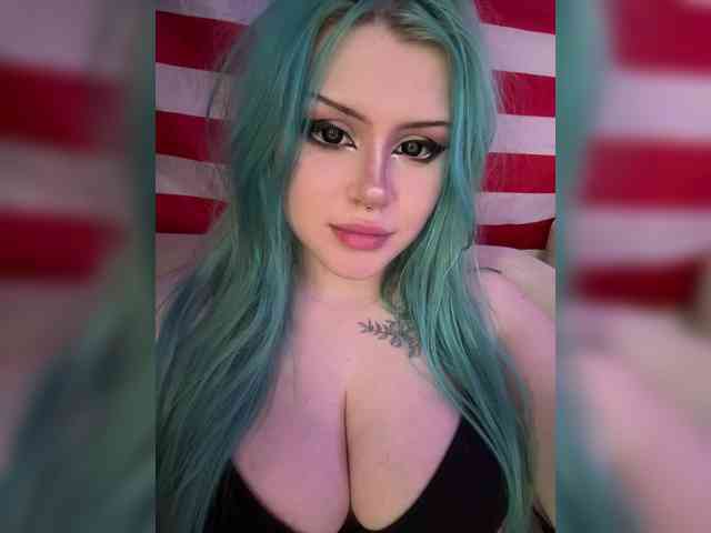 Miss_Nestle webcam