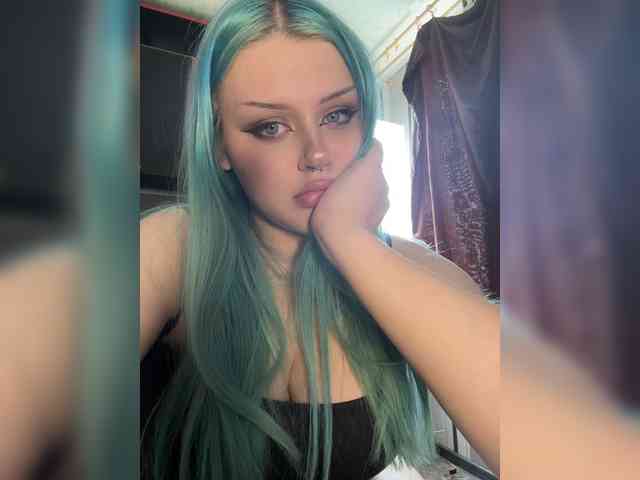Miss_Nestle webcam