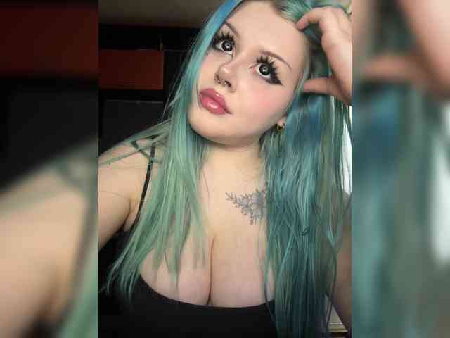 Miss_Nestle webcam
