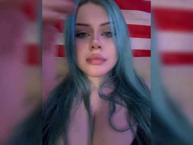 Miss_Nestle webcam