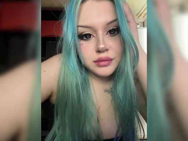 Miss_Nestle webcam