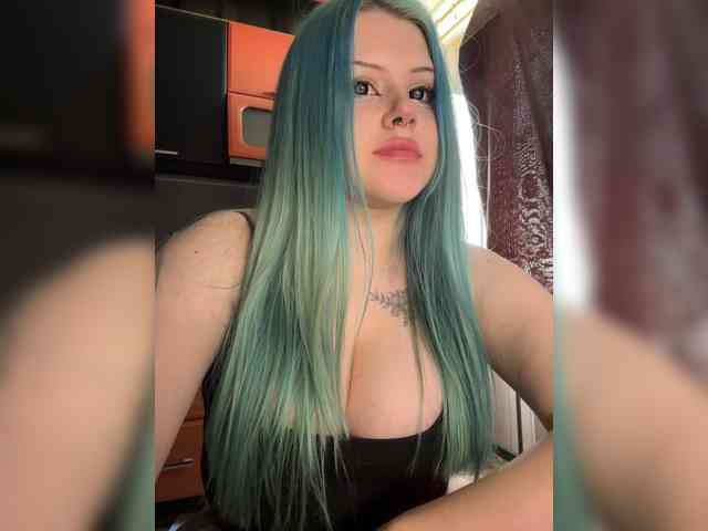 Miss_Nestle webcam