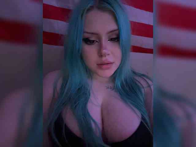 Miss_Nestle webcam