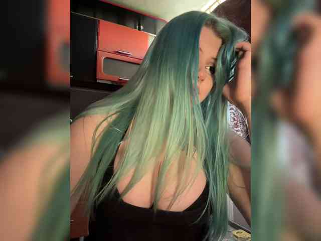 Miss_Nestle webcam