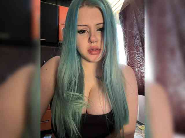 Miss_Nestle webcam