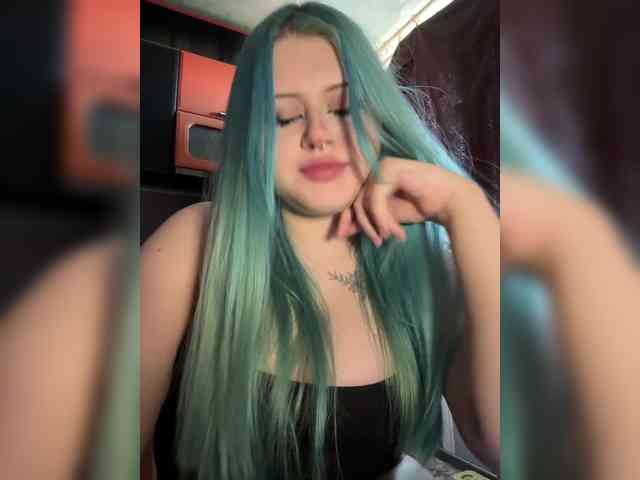 Miss_Nestle webcam